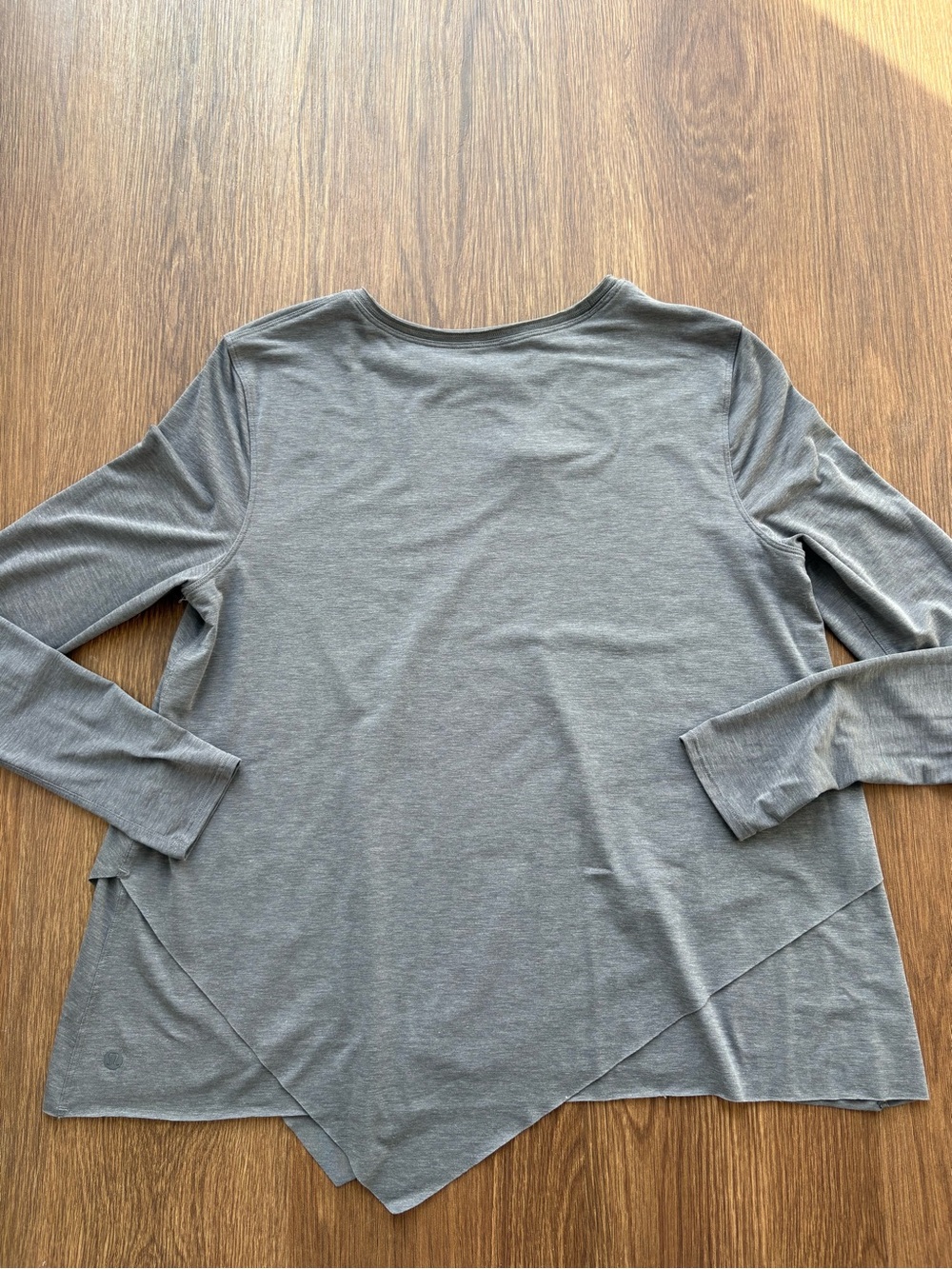 Lululemon Sweetest Day Tencel Long Sleeve Top in Heathered Titanium Size 6 - Picture 8 of 8